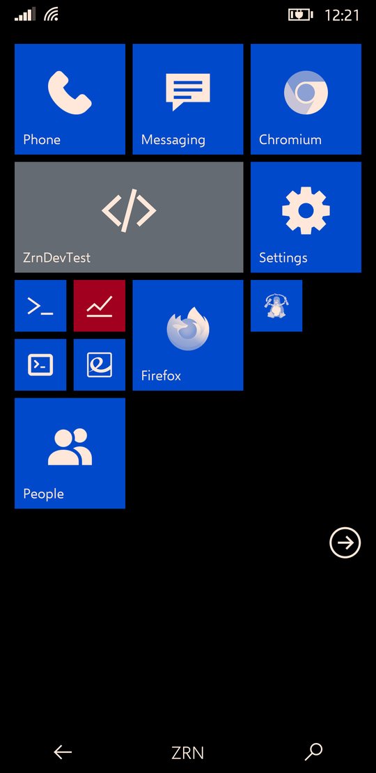 ztOS Start on a Galaxy S9: blue live tiles in the Windows Phone layout